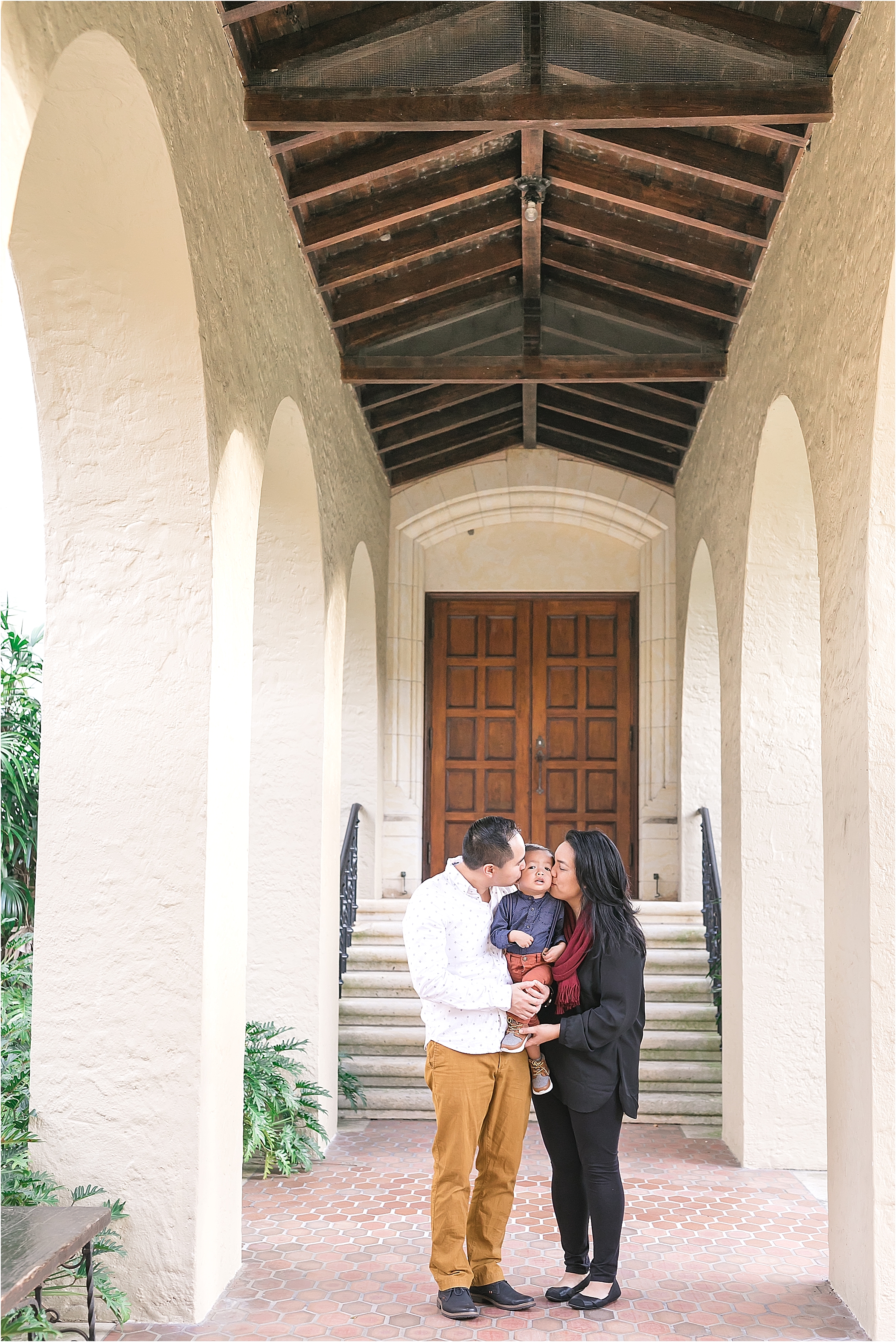 family photographer in winter park rollins college